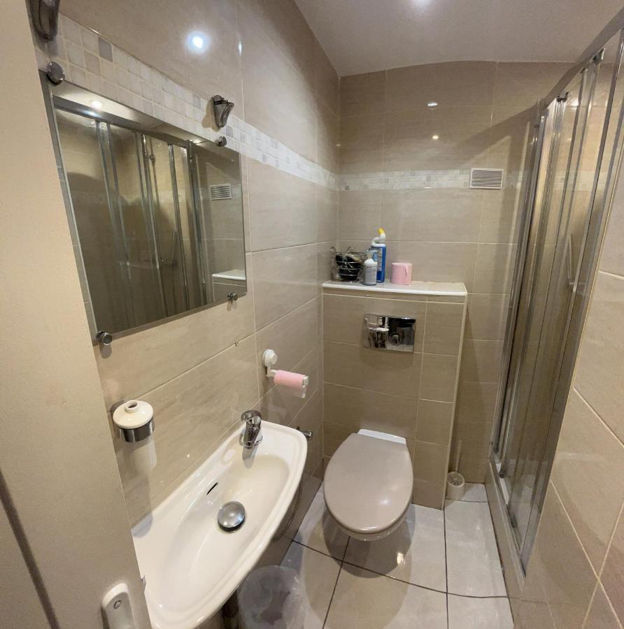 Jolie Appartement Nice Proche Mer Et Aeroport Une Chambre Plus Salon Avec Cuisine Exterior photo